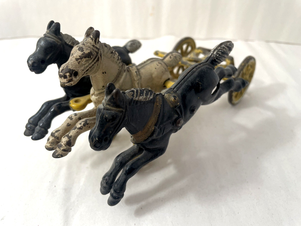 Antique Cast Iron Triple Horse Hitch Toy Part Wagon Fire Truck 8"
